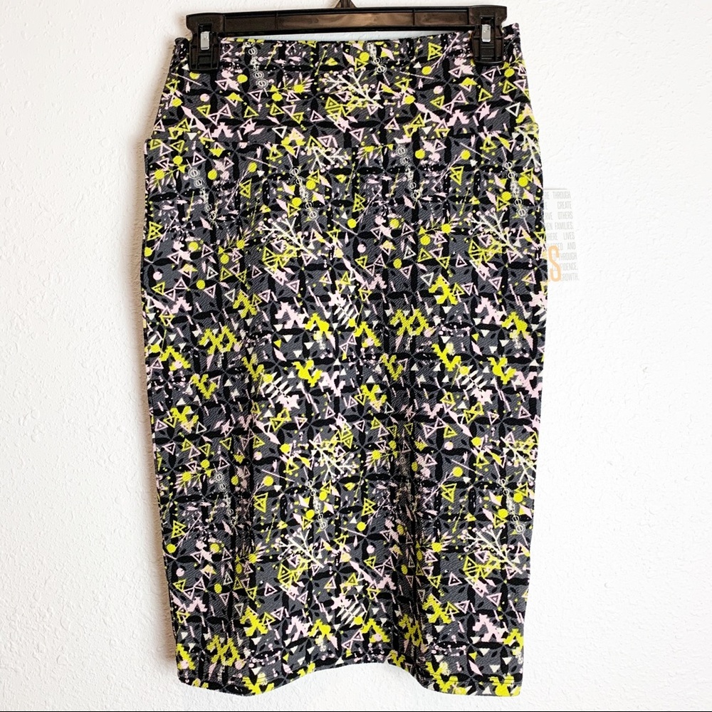 - LulaRoe Cassie Pencil skirt New with tag XS